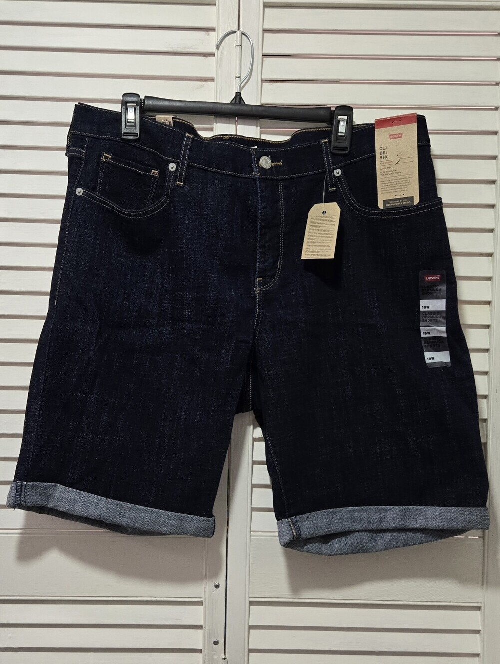 Nwt Levi’s Classic Denim Bermuda Shorts - Size 18W - Picture 1 of 3
